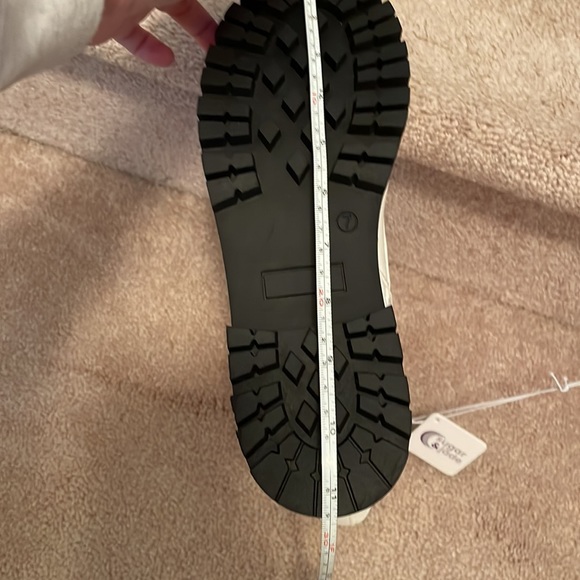 Brand New White Combat style boots. New in Packaging. Size 9 (see notation) NWT - Picture 10 of 11